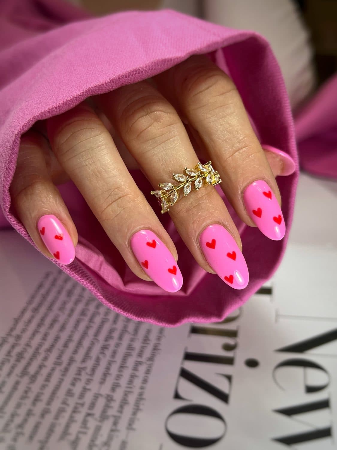 Gelnegler i rosa med hjertedekor - Beauty Concept, Drammen
