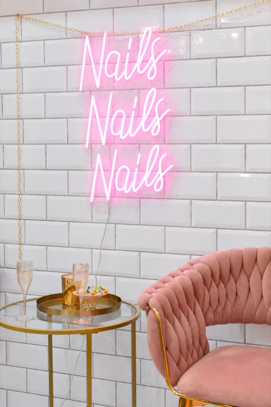 Nails-neon og velkomstkrok - Beauty Concept by Adrianna